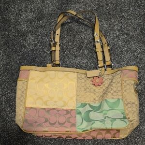 RARE Y2K 2007 Coach Pastel Patchwork Shoulder Bag- Great Condition!